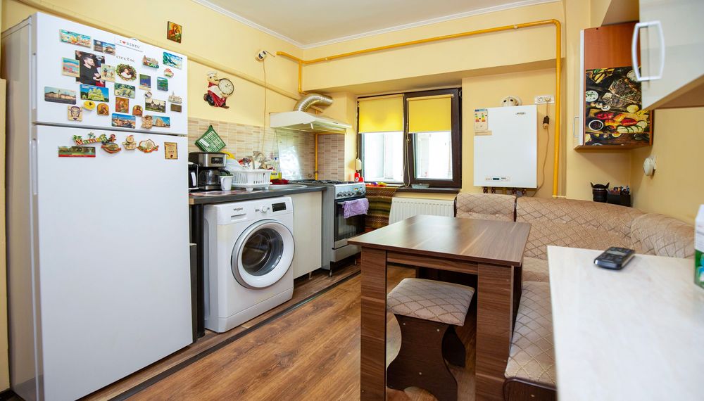 Apartament 3 camere decomandat complet mobilat și utilat