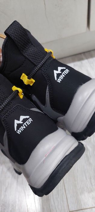 Новые зимние ботинки 33р