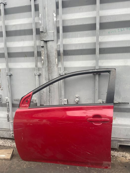 Двери на камри 50 комп.