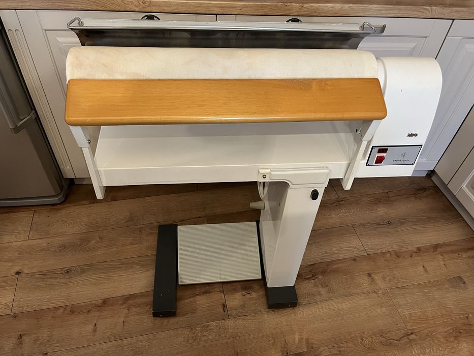 Calandru de calcat AEG