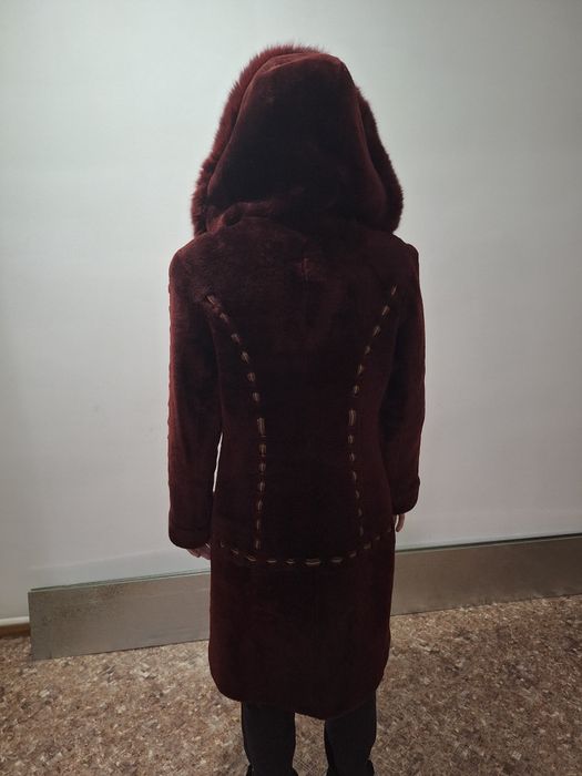 Продам шубу мутон (облегченная)