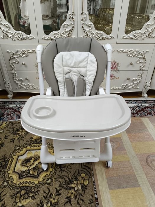 Детский стульчик для кормления
