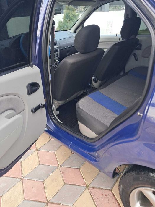 Vând Dacia Logan!