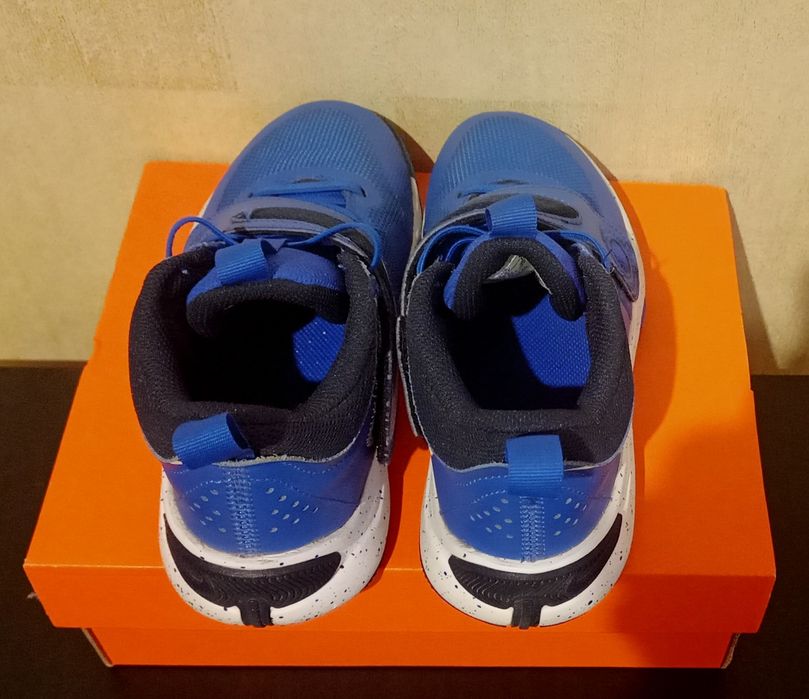 Оригинални Маратонки "Nike Team Hustle D 11"