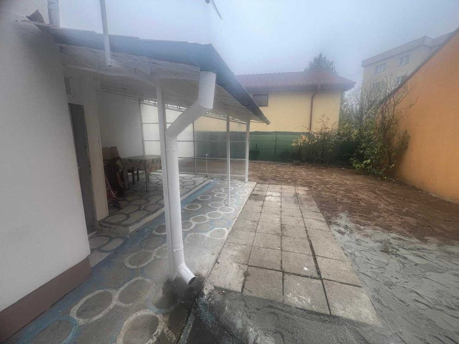casa singura in curte de inchiriat