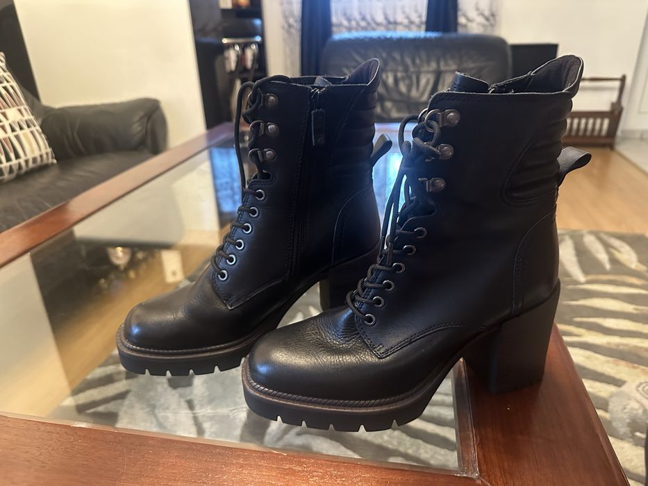 De vinzare ghete dama marca Tamaris numarul 38