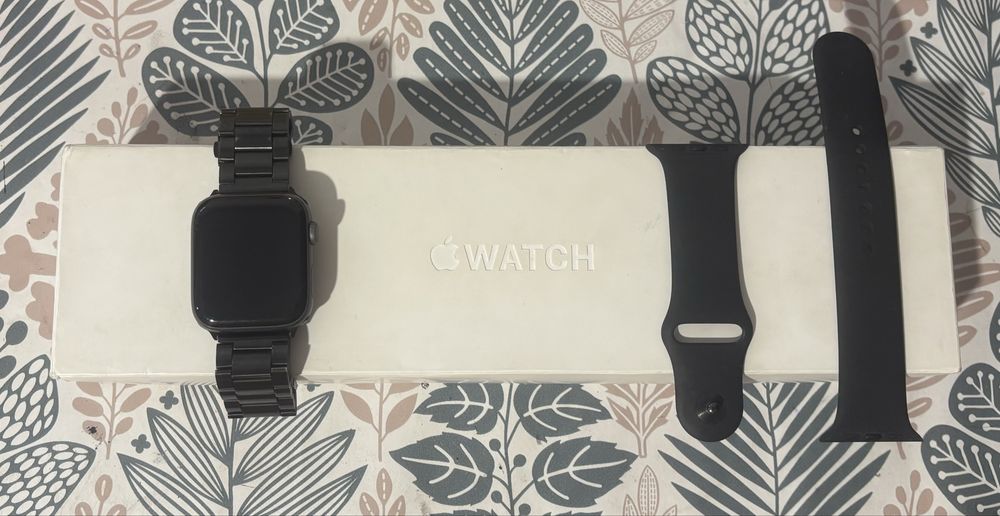 Apple Watch 4 в хорощем состоянии