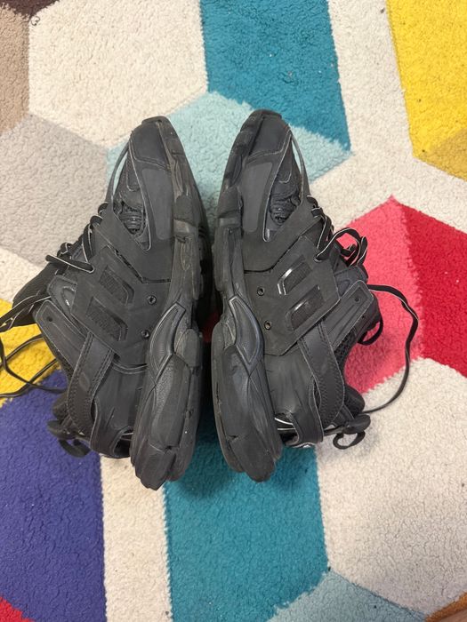 Balenciaga track