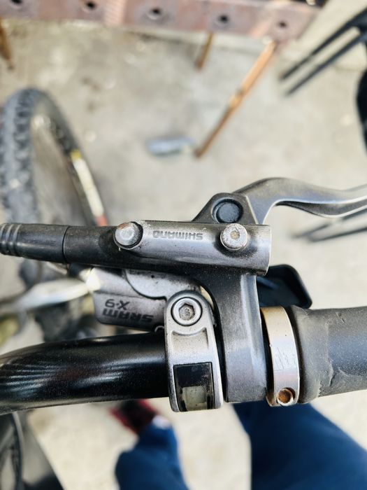 Vand bicicleta de munte