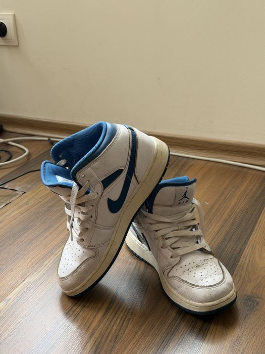 Nike Air Jordan 1