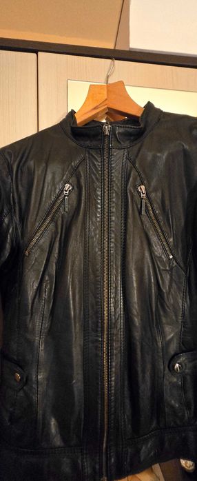 Дамски  , кожени  , черни якета , естествена кожа. По 130 лв.