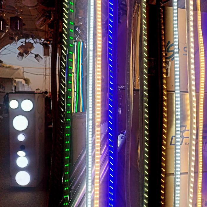 Светодиодная лента лэд, 12 - 24 волт, 220 ватт лэд лента, светильники