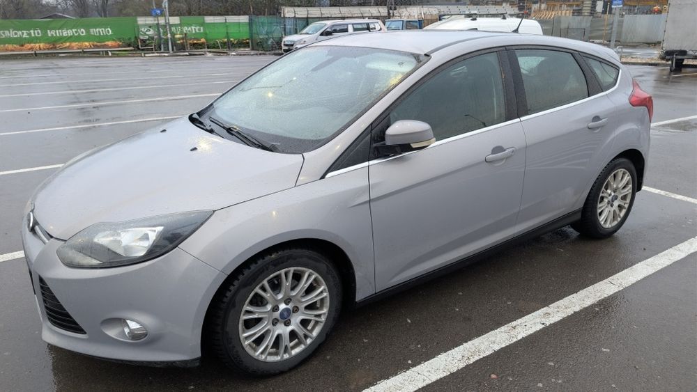 FORD Focus 2011 — imagine 10