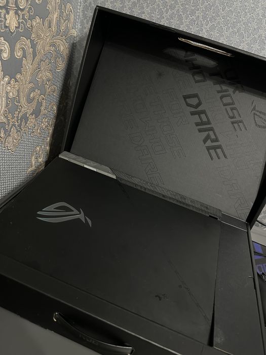 ASUS ROG strix G513 SCAR