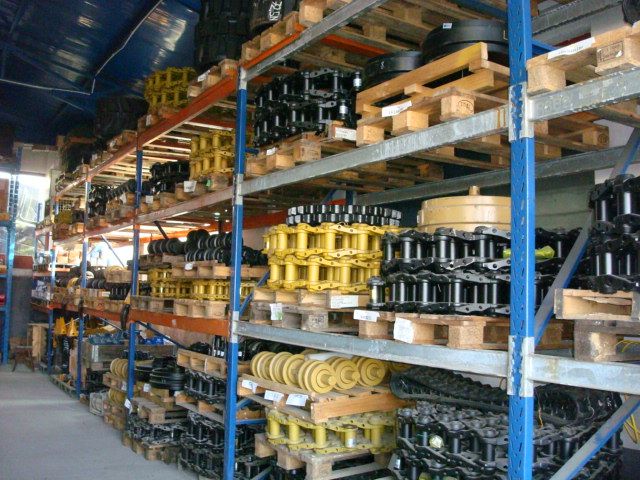 Roti de ghidaj pt. Buldozere Caterpillar D4,D5,D6 pe stoc la PKD GRUP