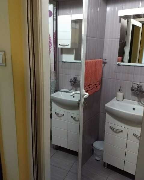 Дава се под наем Двустаен апартамент в София, Център - 46 кв.м за 348.84 € - Снимка #1