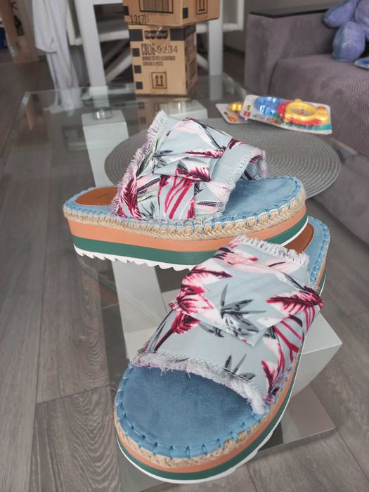 Чисто нови обувки 38 размер