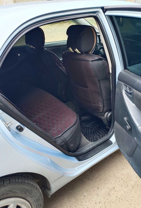 Toyota Corolla 2004 год