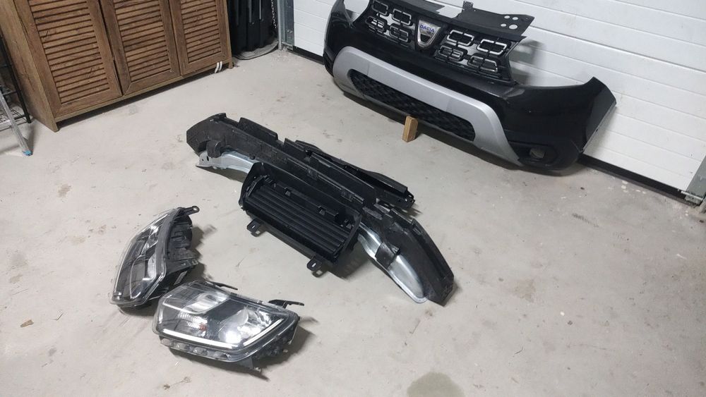 Bara fata , faruri, trager, traversa,volet Dacia Duster 2018,2019