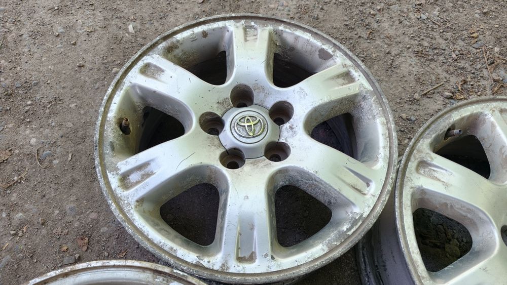 Оригинальные диски R16. Toyota Highlander