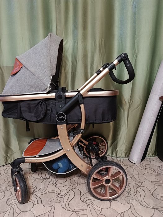 Продаю коляску в