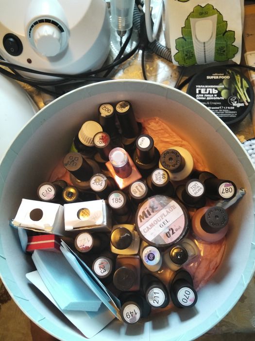 Продам все для маникюра.