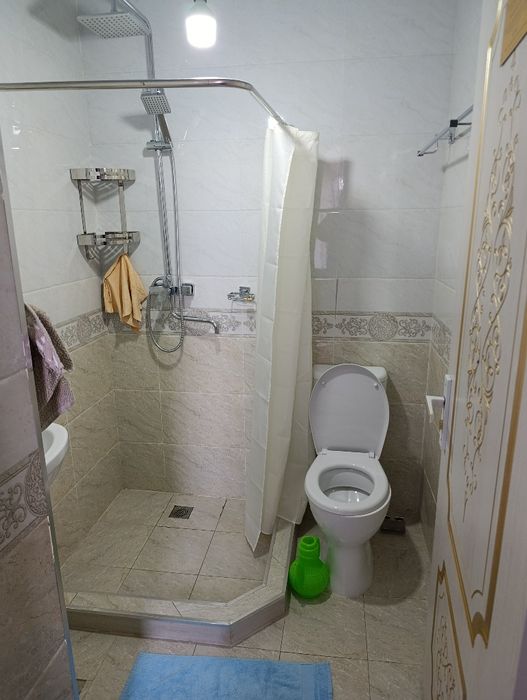 Hovli sotiladi 2.8 sotk 1 zal 3 ta spalniy 2 ta sanuzl 1 ta padvl