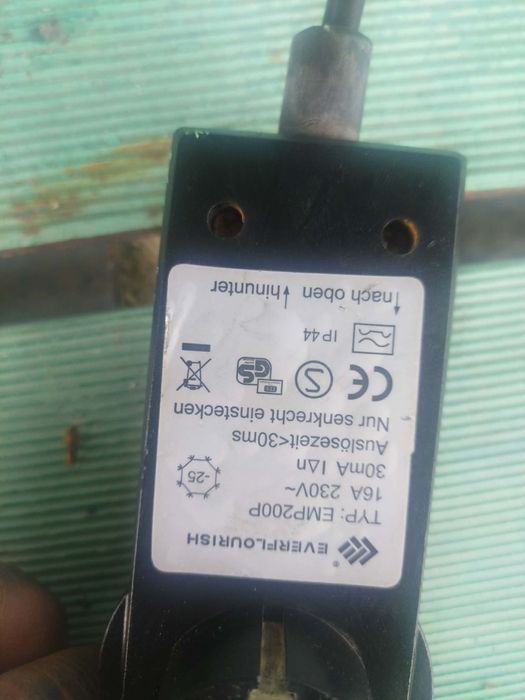 CMI машина заCMI машина за водно рязане на плочки, фаянс, теракот, гранитогрес
Отрезната машина за плочки е предназначена за линейно рязане на плочки,
