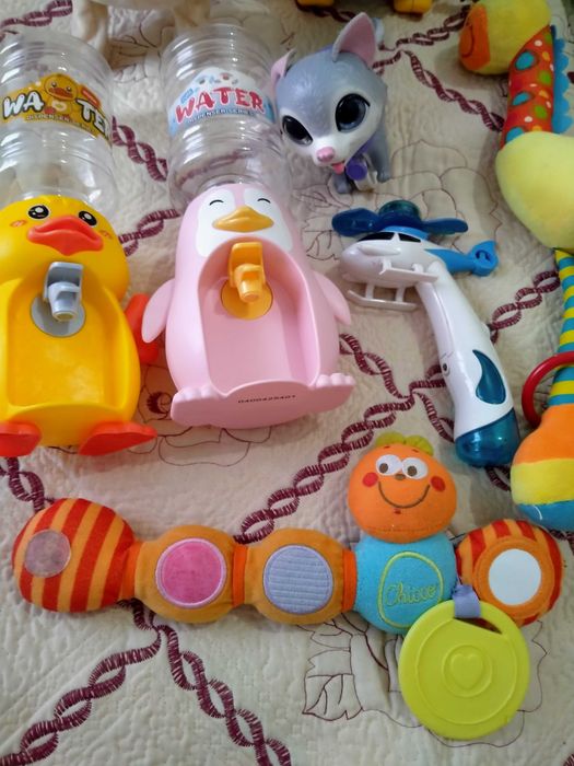 Продам игрушки для малышей