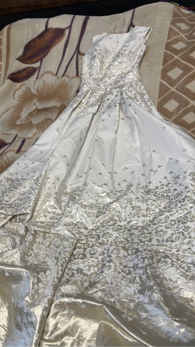 Продам платья