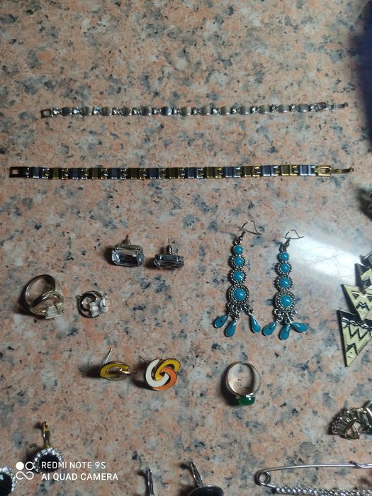 Продам бижутерию