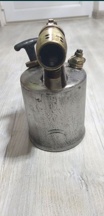 Vând lampa cu gaz