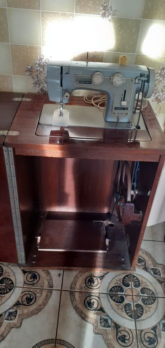 Продам швейная машина Чайка