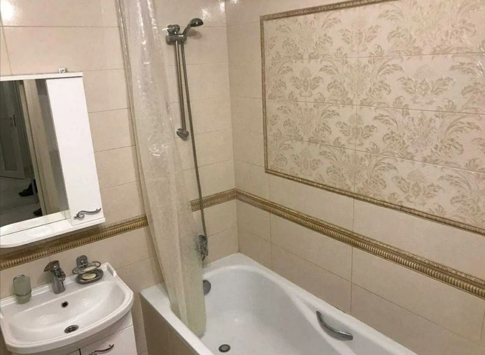 Одна комнатная в центре. Абая
