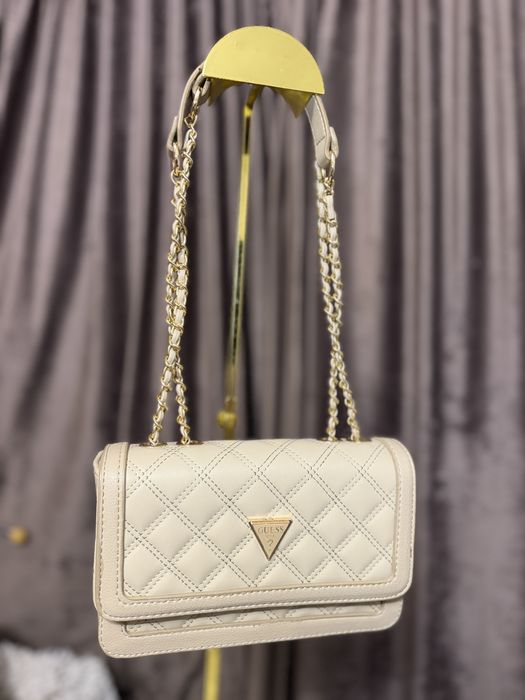 Geanta Guess de dama crem