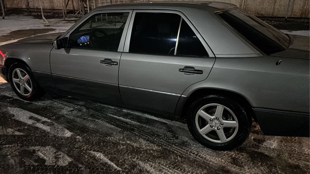 Продам Мерседес 124