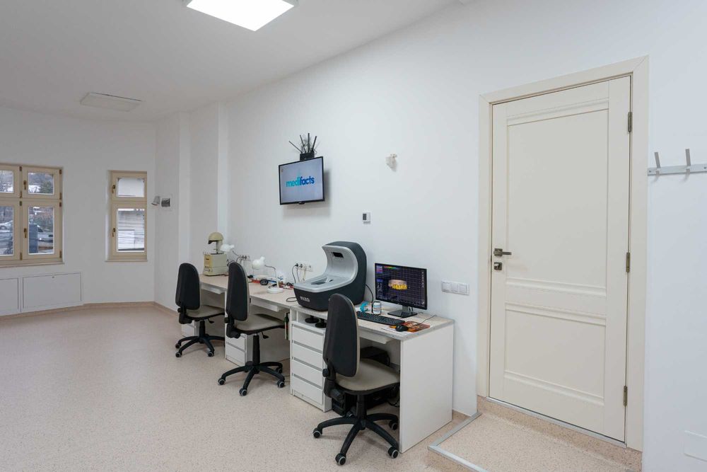 Dau in chirie mese in laborator dentar