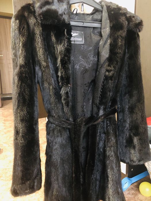 Продам норку шубу