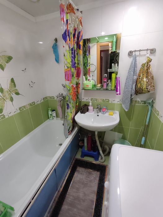 Продается 2-комн (9-43, 1 эт)