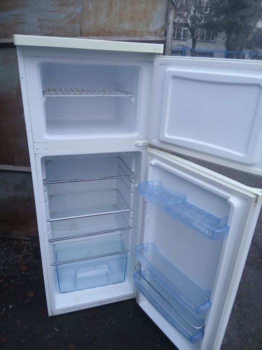 Продаётся холодильник артел