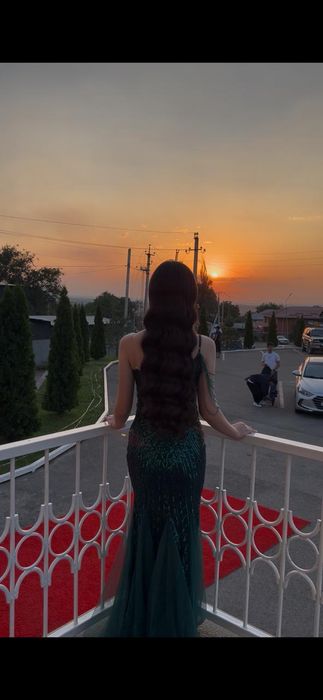 Вечернее платье с бусинками