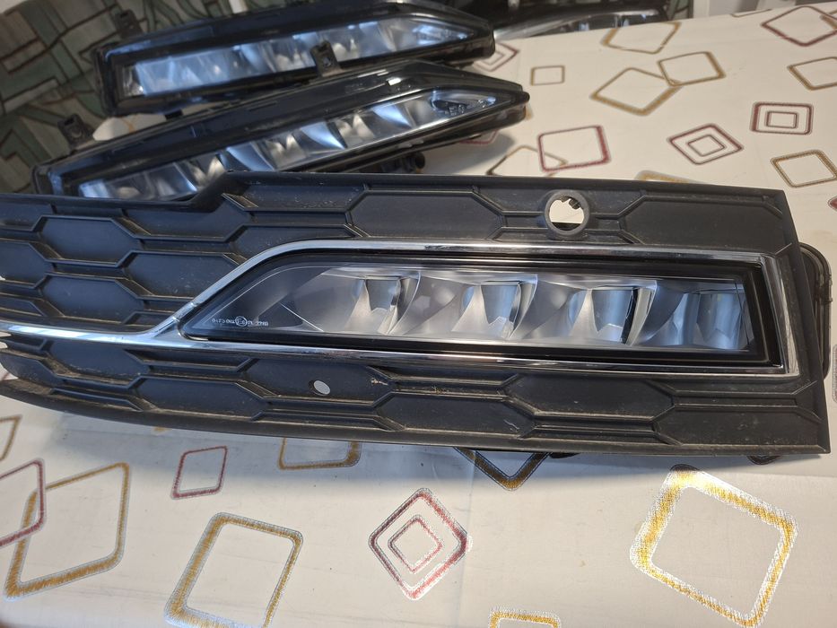 proiector octavia 4 cu grila  complet