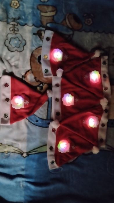 Bolalar  uchun  qorbobo  shapka. Sveti  yonadi