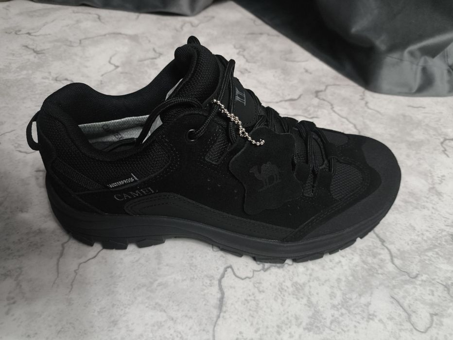 Продам кроссовки осень весна camel