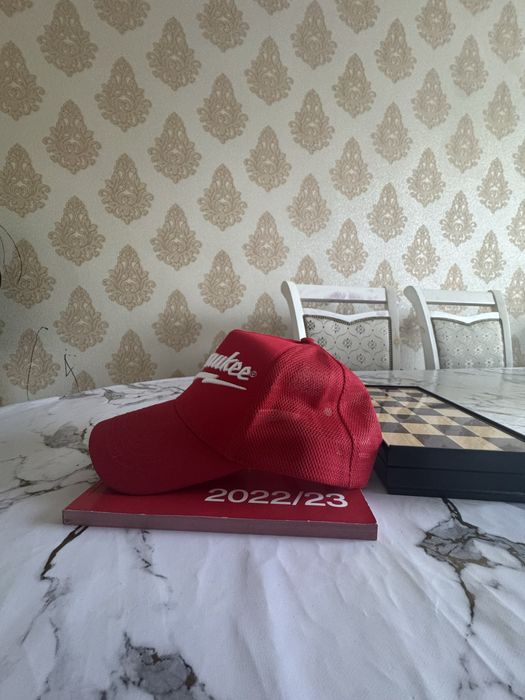 Продам бейсболку Milwaukee