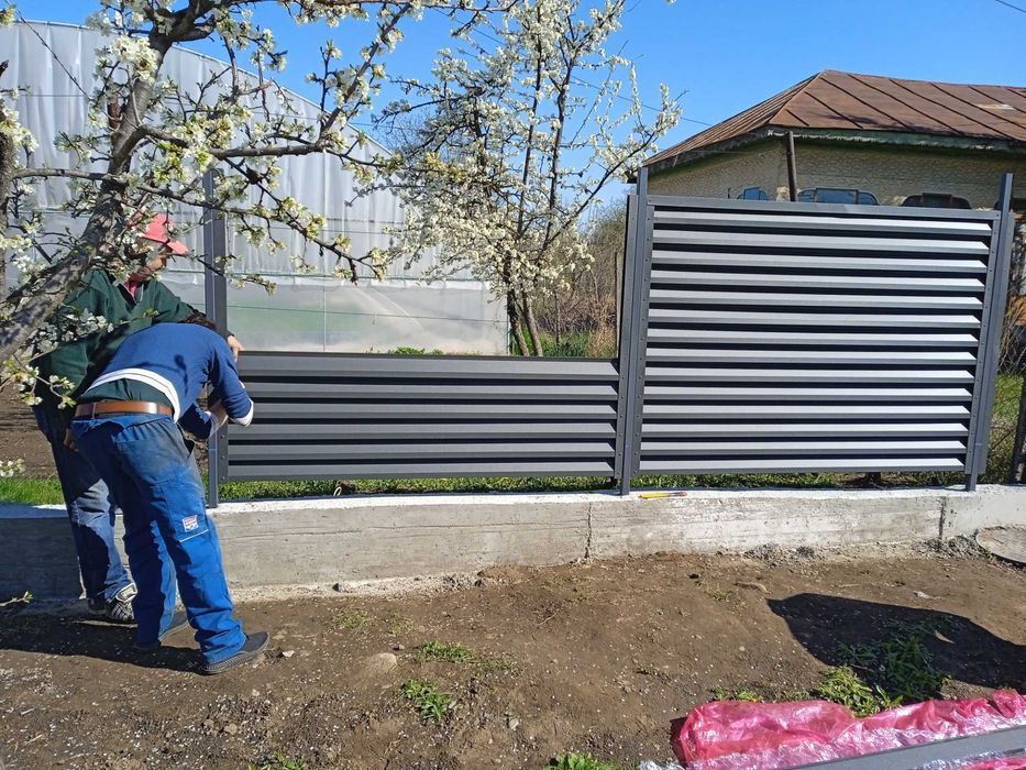 Construim garduri din sipca metalica, tabla cutata, plasa bordurata
