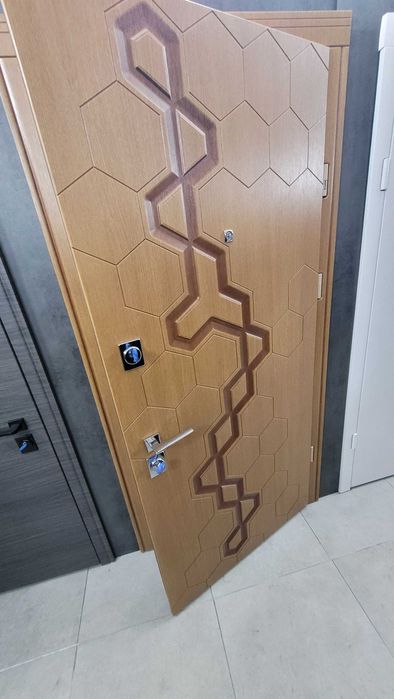 Vand Usa Metalica Intrare Apartament STRAJ INFLEX