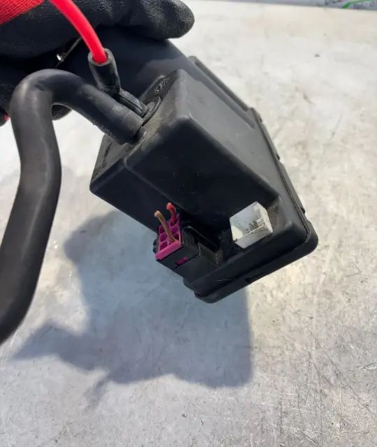 Pompa vacuum inchidere Audi A4 1996 1.6 MT (101 hp)