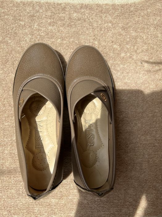 Чисто нови дамски обувки