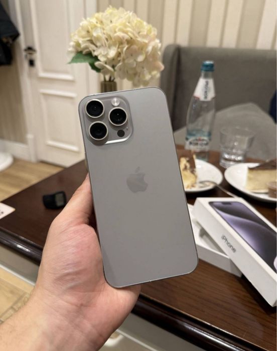 iPhone 15pro Max 256gb titan